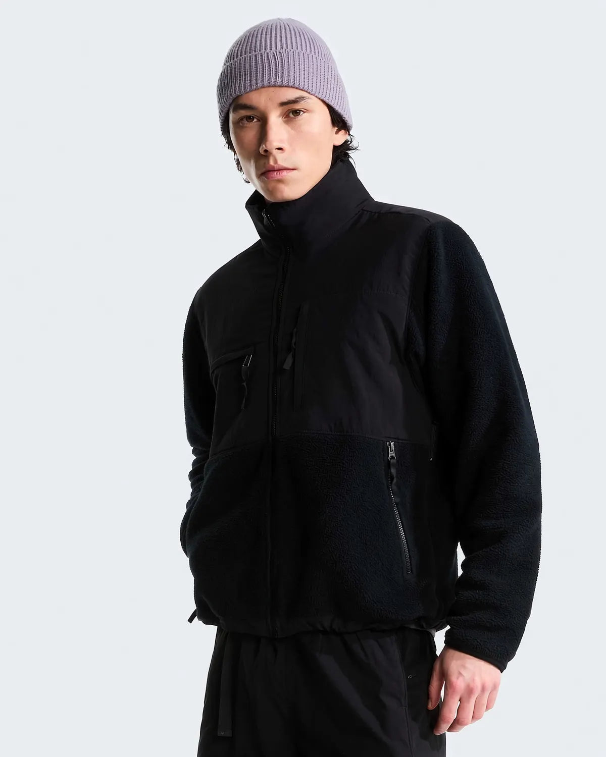 NORTH Jacke am Model, mit Mütze